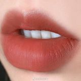 Son Charlotte Tilbury Mrs.Kisses Limited