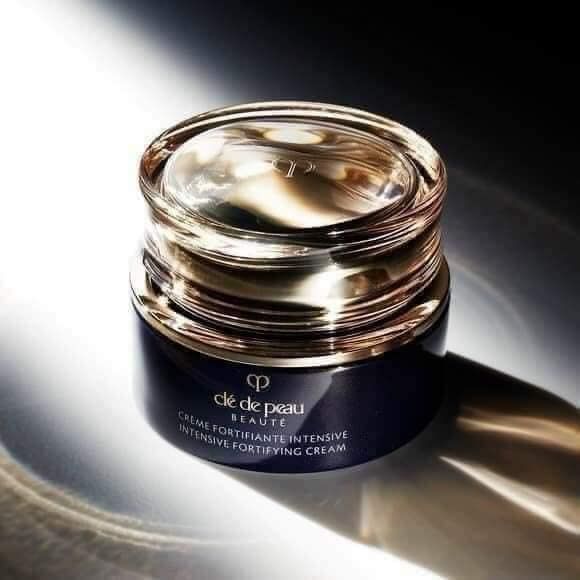 Kem dưỡng da đêm Cle De Peau Intensive Fortifying