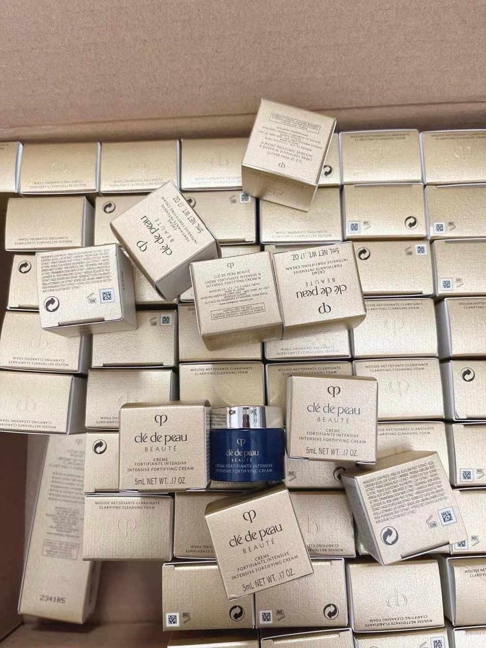 Kem dưỡng da đêm Cle De Peau Intensive Fortifying