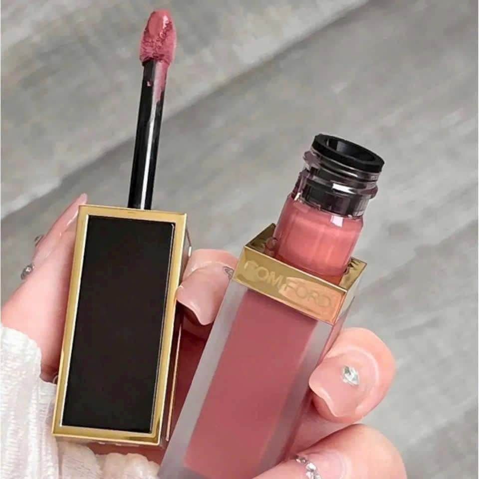 Son kem lì Tom Ford Liquid Lip Luxe Matte 2023 màu 121 hồng đất