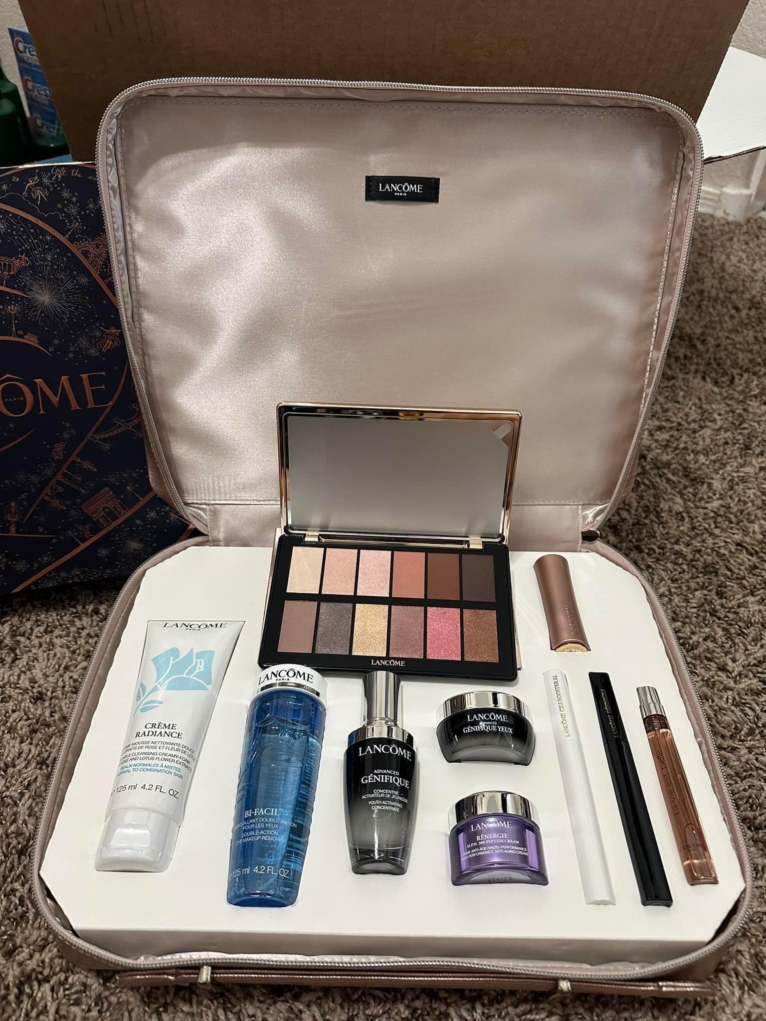 Bộ mỹ phẩm 11 món Vali Lancome Beauty Box 2024