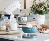 Cân nhà bếp Smeg màu xanh ngọc lục