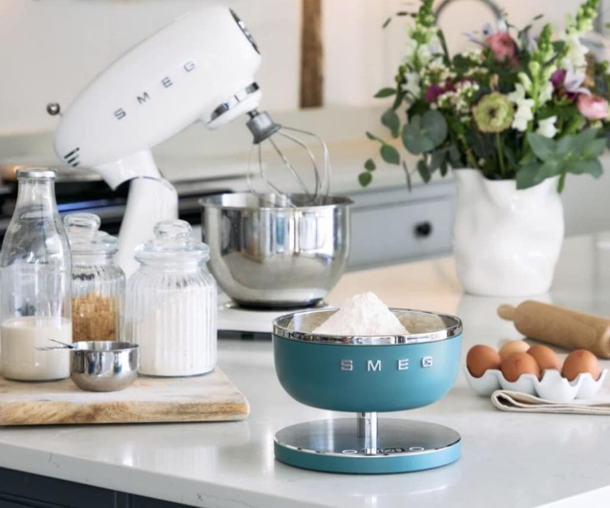Cân nhà bếp Smeg màu xanh ngọc lục