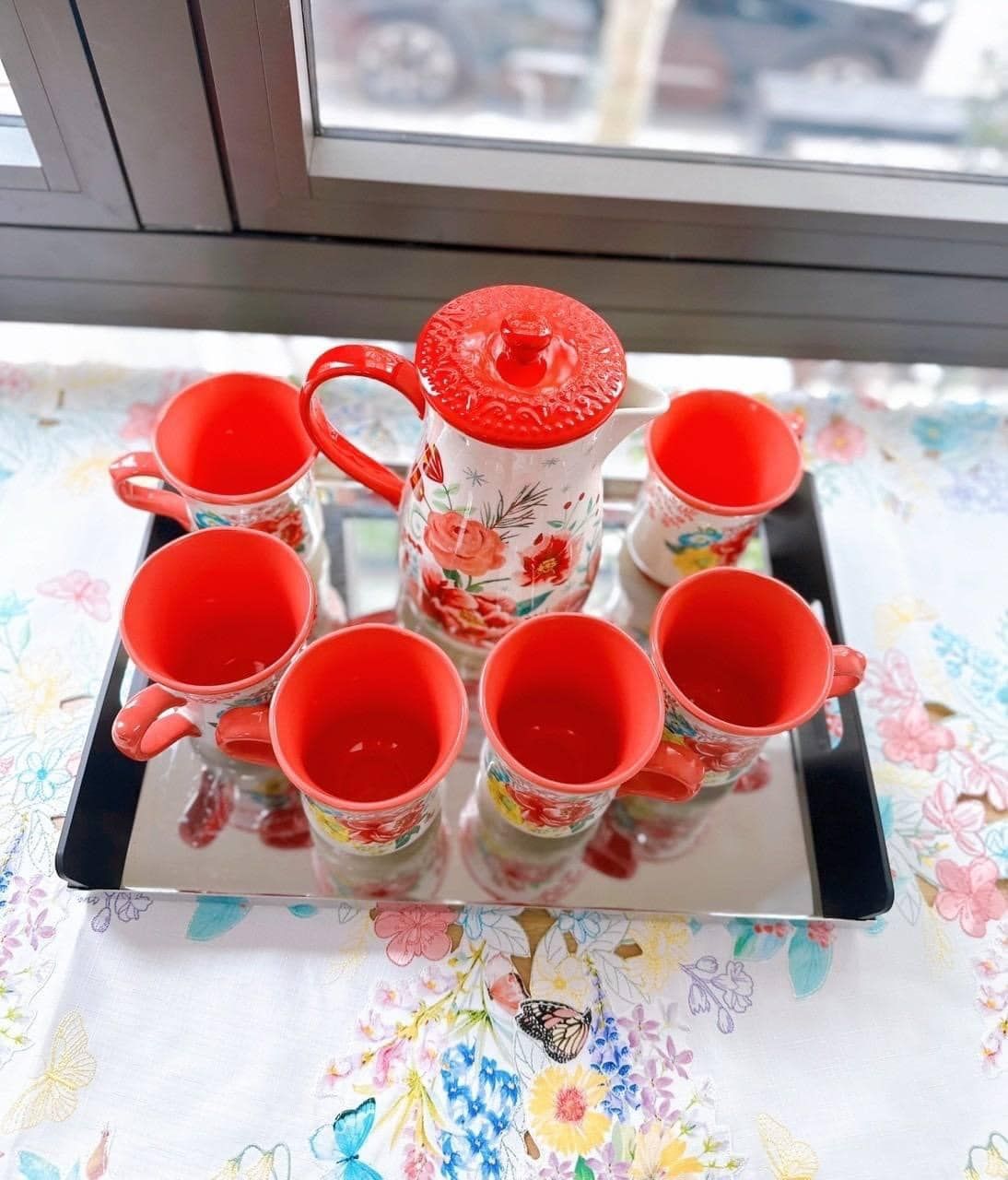 Bình nước có nắp The Pioneer Woman Merry Meadow