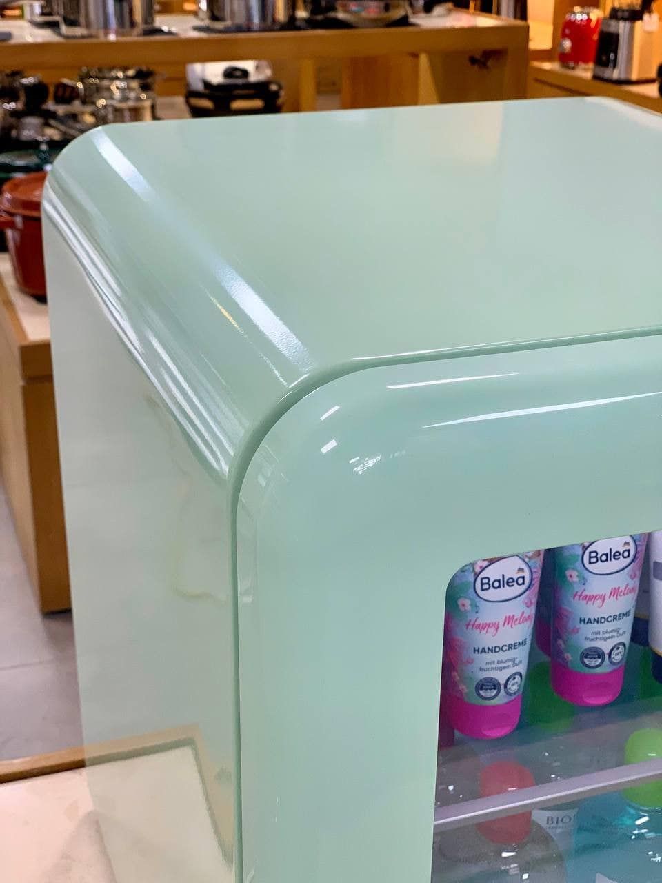 Tủ lạnh bảo quản mỹ phẩm HCK 48L Phần Lan