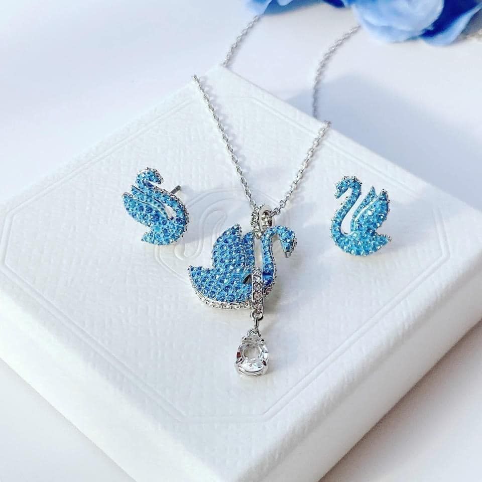 Bộ trang sức Swarovski Iconic Swan Blue