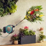 Bộ vòi tưới cây treo tường dây cuốn tự động 30m Gardena 18625-20