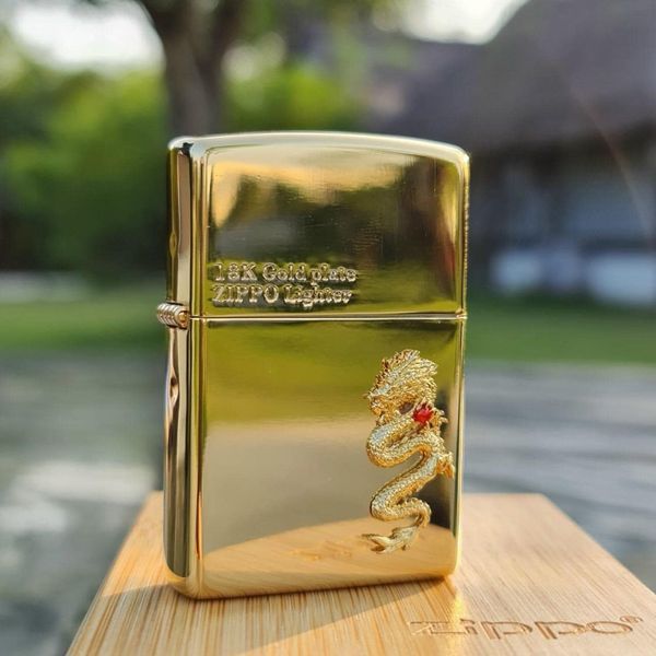 Bật lửa Zippo rồng mạ vàng 18K chào đón năm giáp thìn 2024