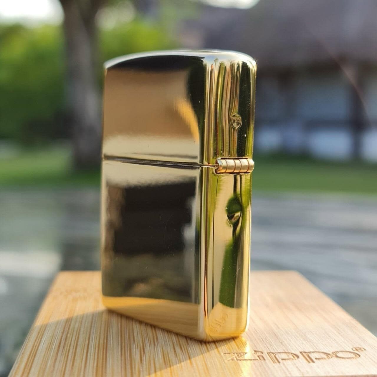 Bật lửa Zippo rồng mạ vàng 18K chào đón năm giáp thìn 2024