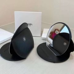 Gương gift để bàn Chanel