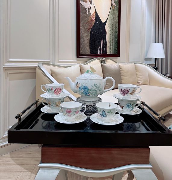 Bộ ấm chén 13 món Lenox Butterfly Meadow