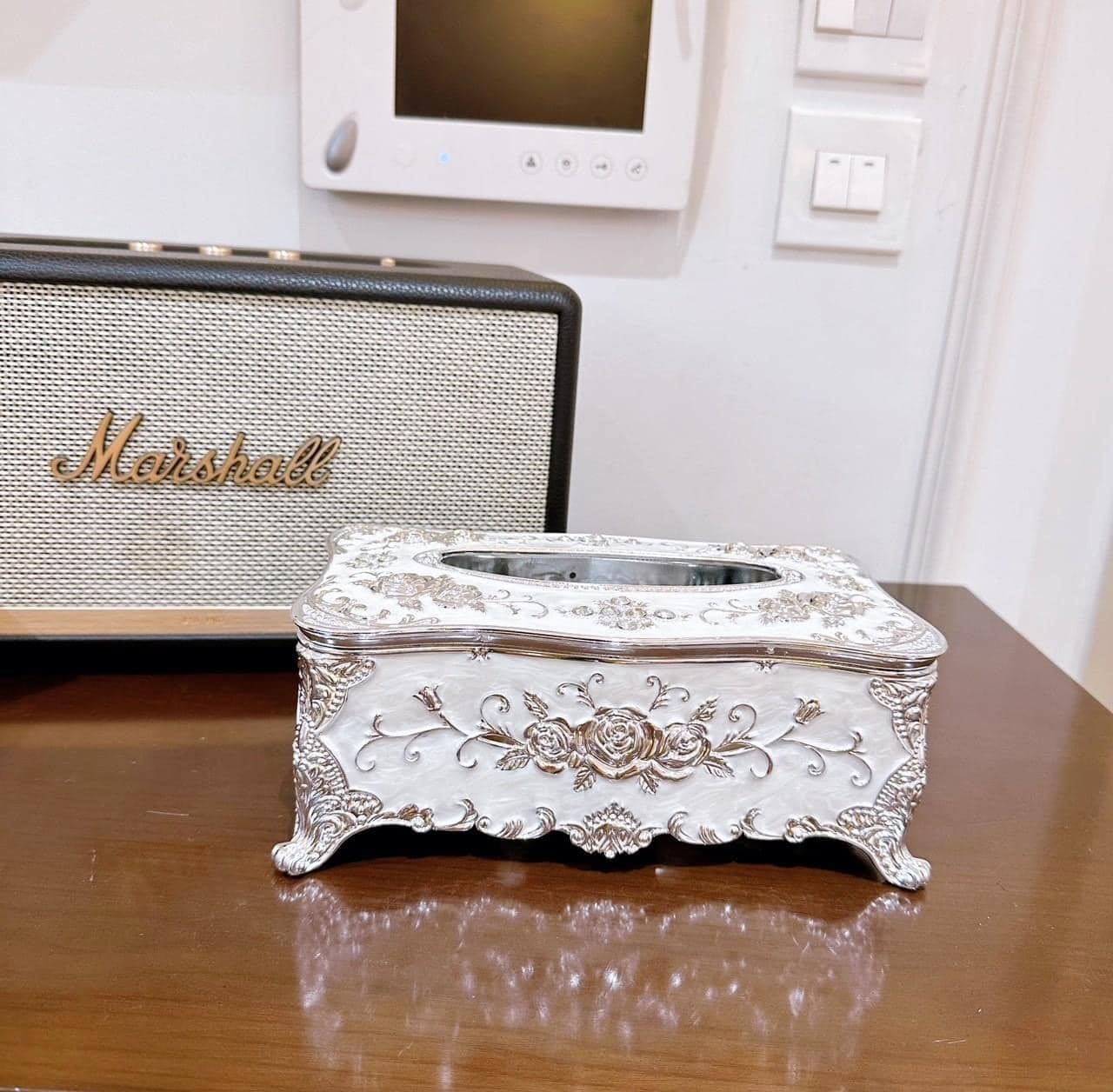 Hộp đựng khăn giấy Ornament