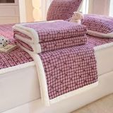 Thảm nỉ lông thỏ kèm chăn New Choice