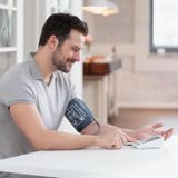 Máy đo huyết áp Medisana BU 586 Voice