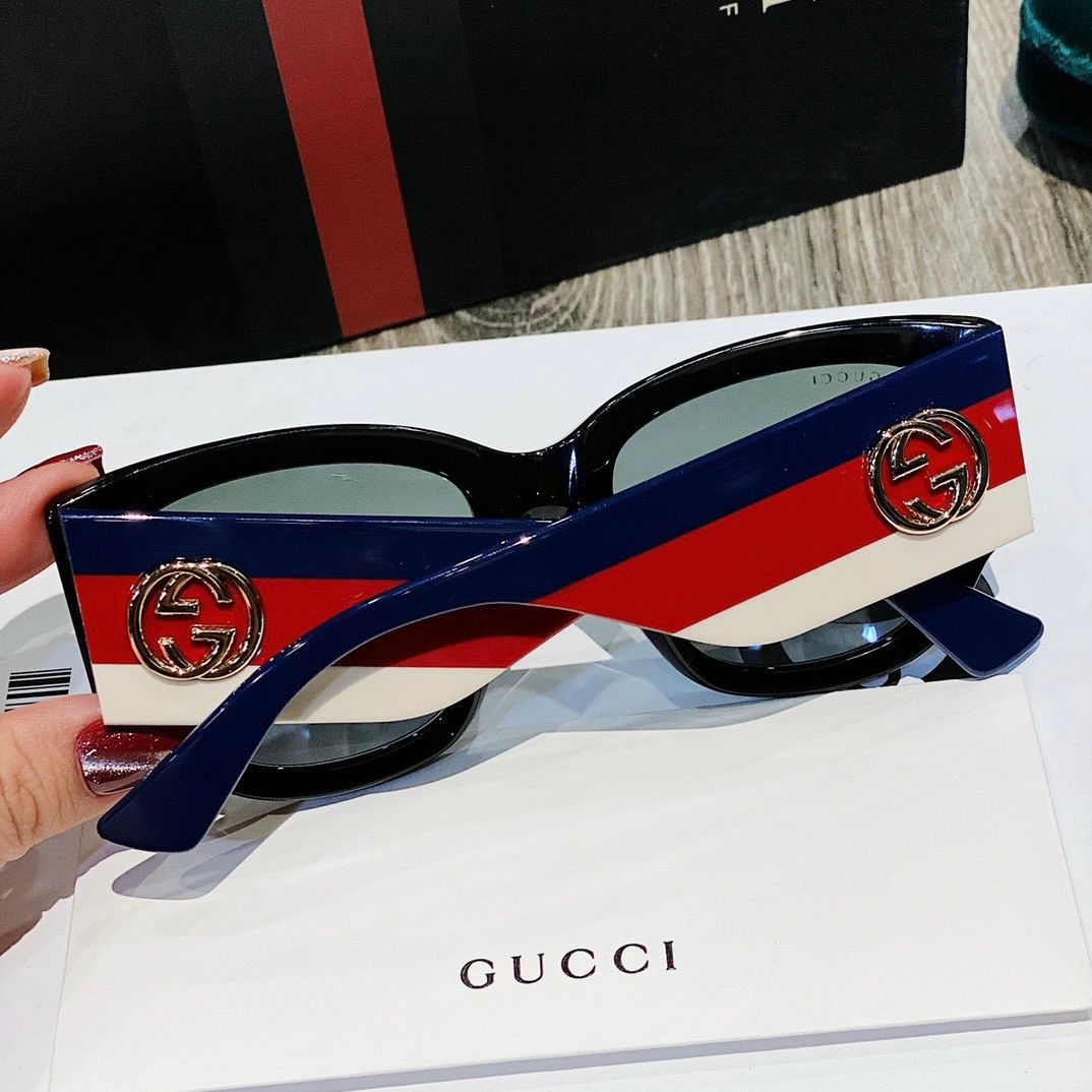 Kính thời trang Gucci made in Italy