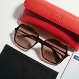 Kính thời trang Guess Retail Brown