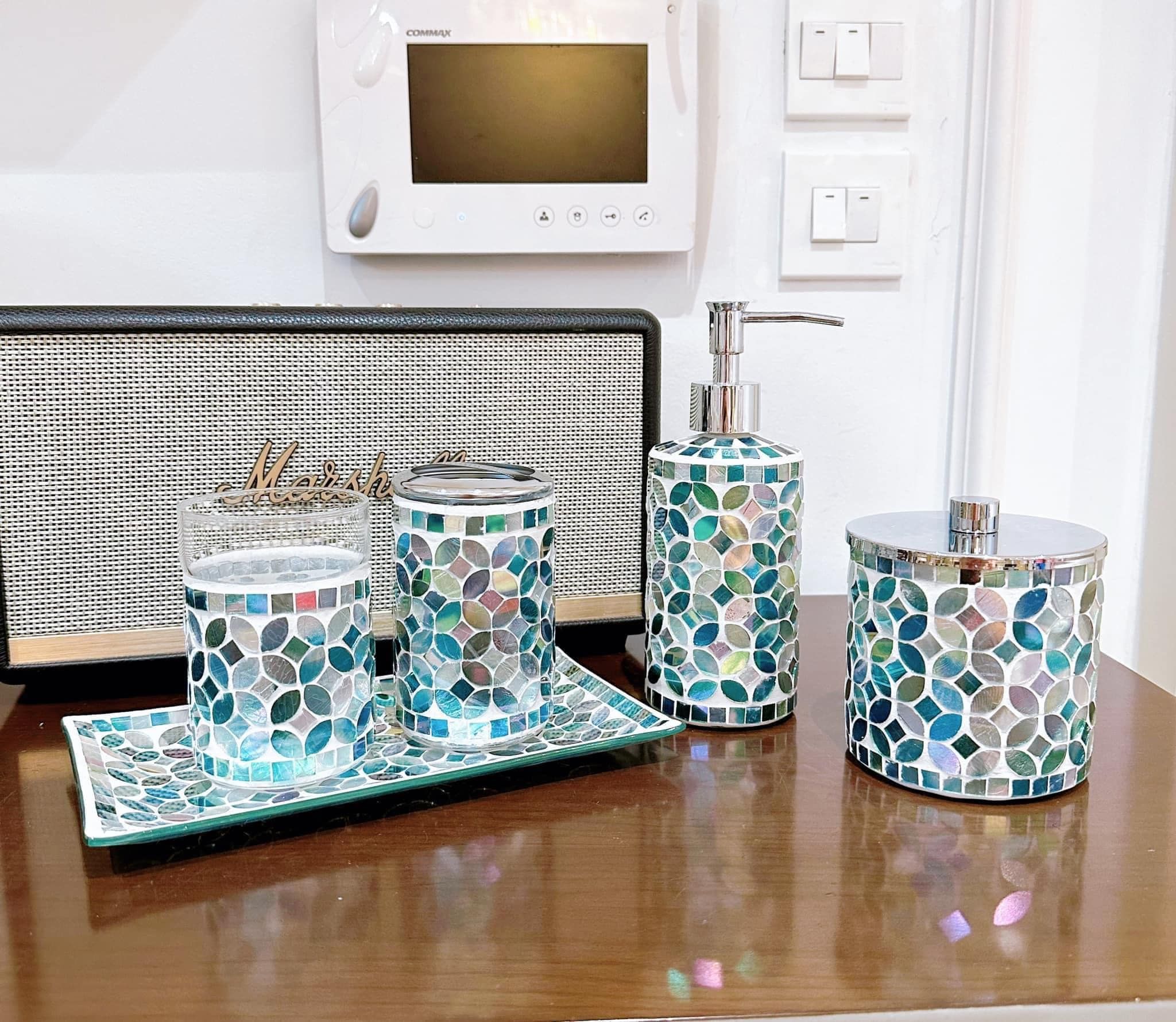 Bộ đồ dùng nhà vệ sinh 5 món Kmwares Amber Blue Green