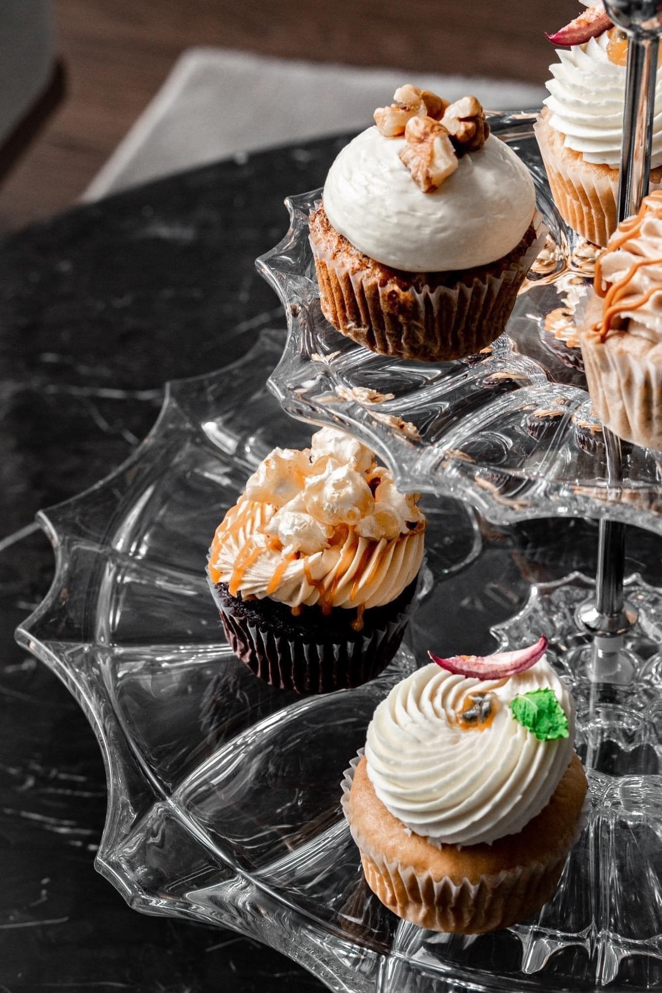 Kệ bánh pha lê 2 tầng Bohemia Plantica