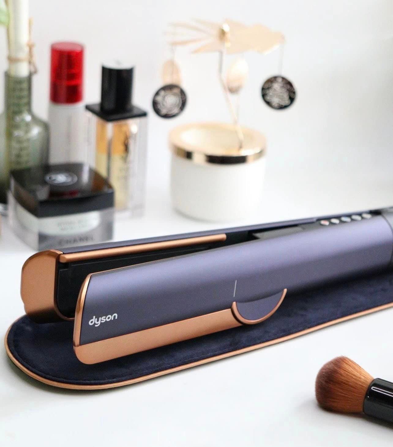 Máy duỗi tóc Dyson vừa duỗi thẳng vừa sấy khô tóc ướt HT01