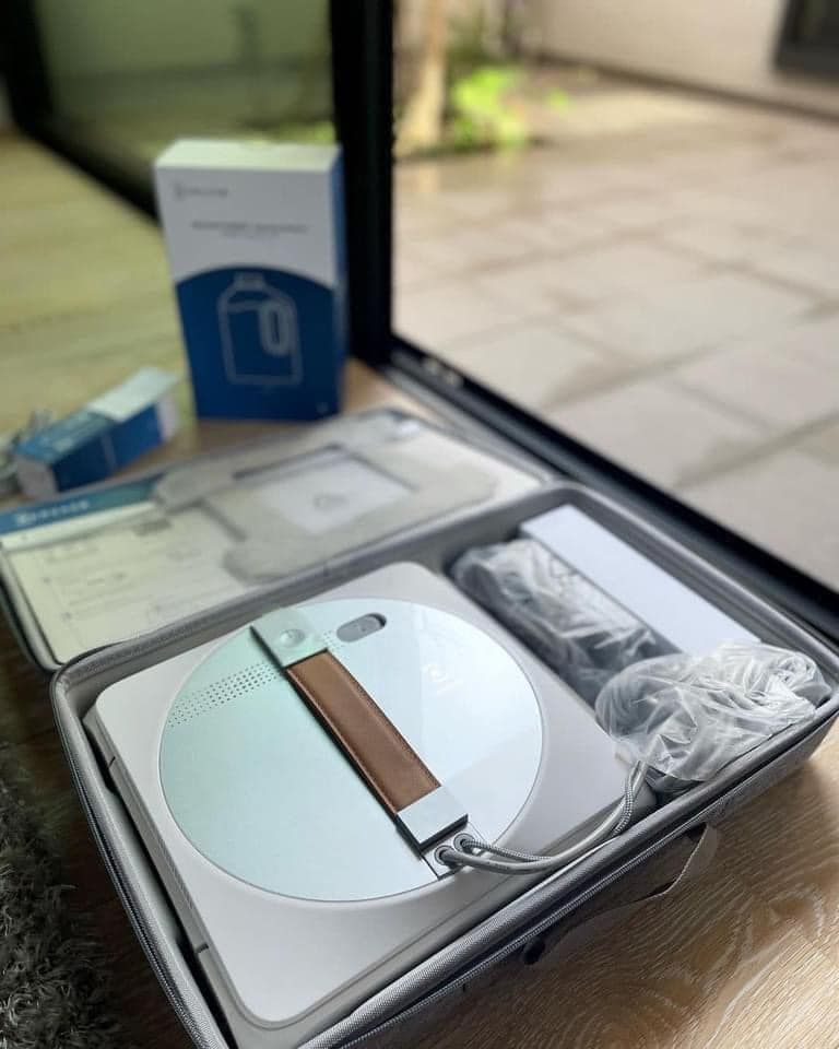 Robot lau kính Ecovacs Winbot W1 Pro
