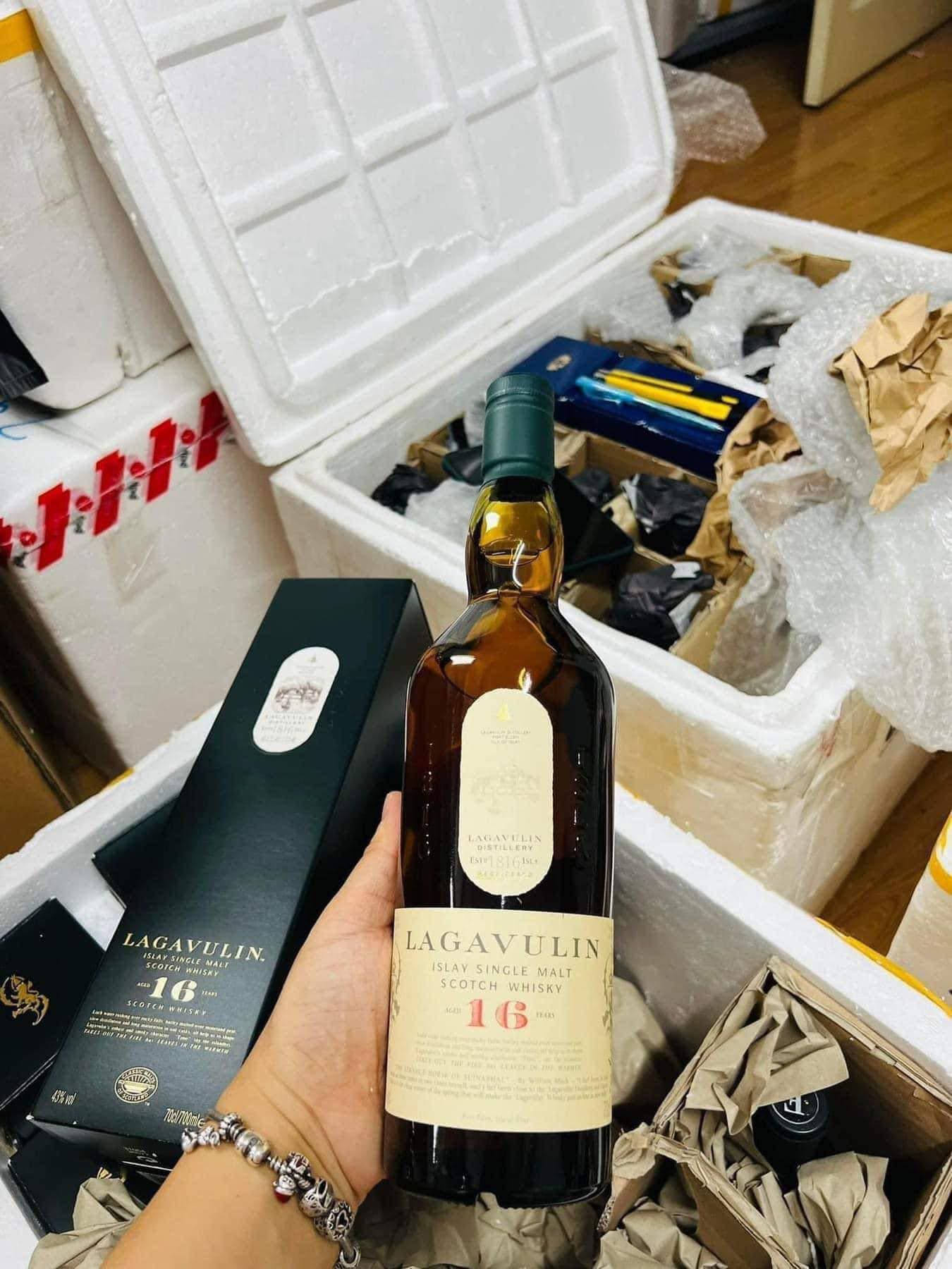 Rượu Isley Malt Whisky Lagavulin 16
