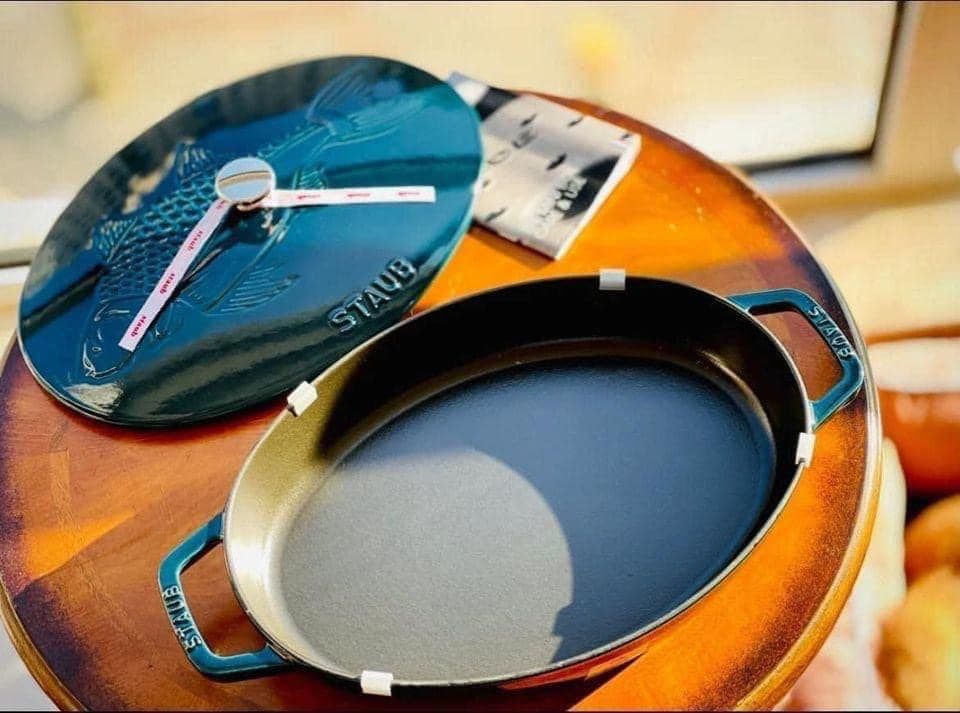 Chảo cá Staub màu xanh La Mer có nắp 32cm