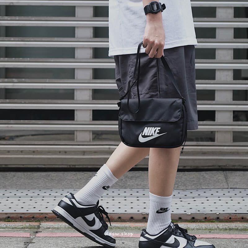 Túi Nike màu đen Basic