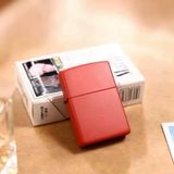 Bật lửa Zippo màu sơn đỏ