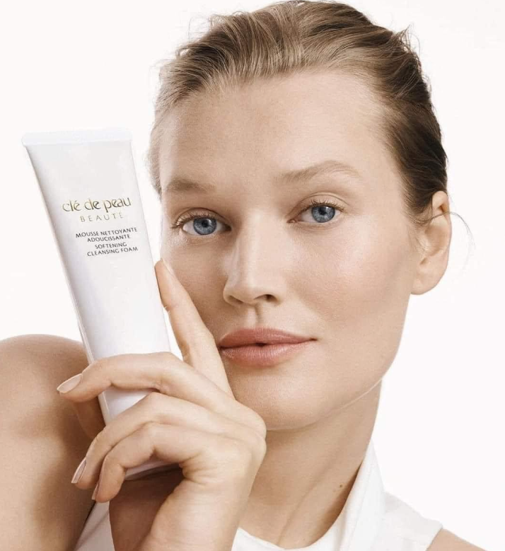 Sữa Rửa Mặt Clé De Peau Beaute Softening Cleansing Foam