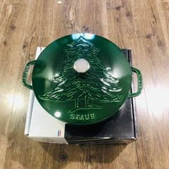 Nồi gang đúc xanh Staub 24cm hình cây thông