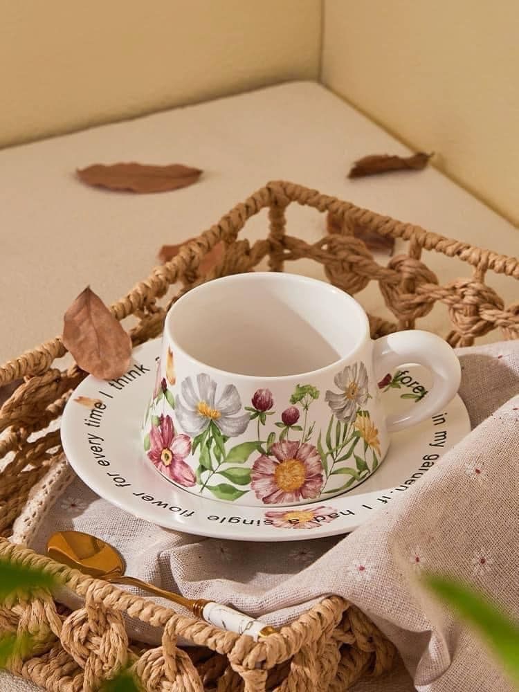 Bộ ấm trà và đĩa lót, tách trà hoa mùa xuân