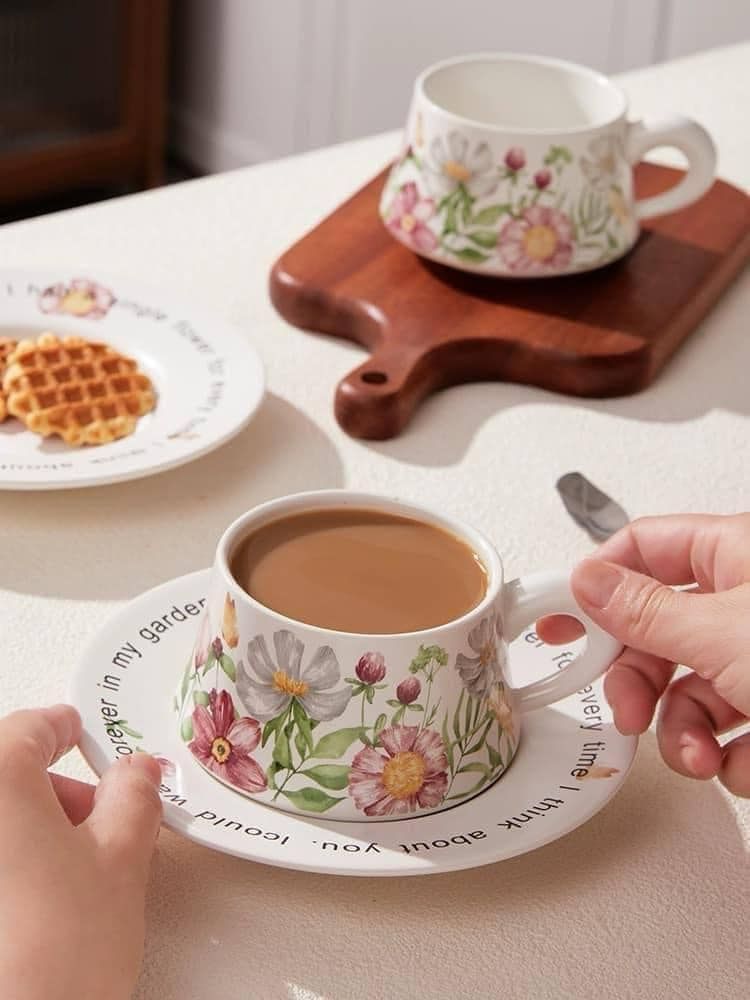 Bộ ấm trà và đĩa lót, tách trà hoa mùa xuân