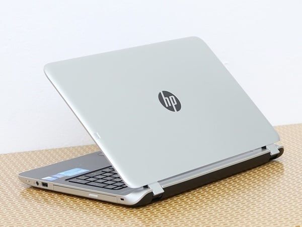 HP PAVILLION 15-P0