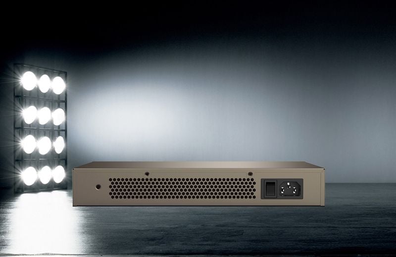 Switch Tenda TEG1024D 24 - Port - Bh 12 tháng
