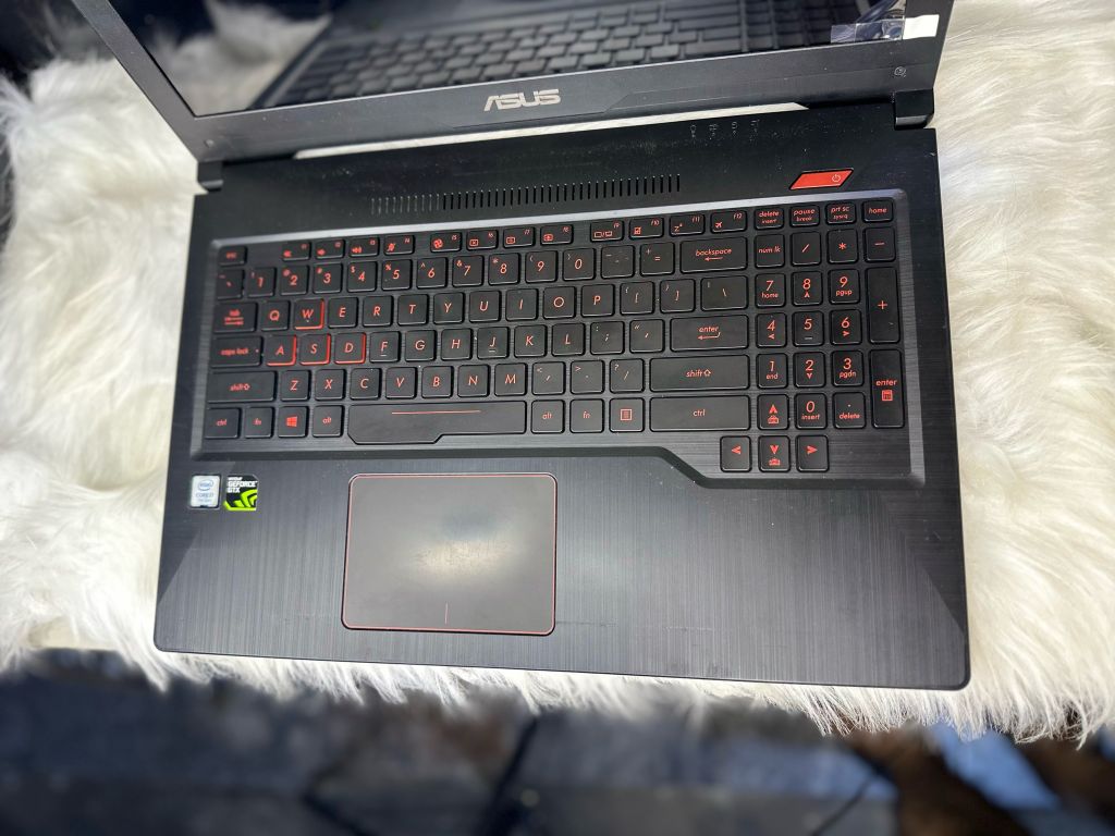 LAPTOP ASUS FX503 Core i7-7700HQ| Ram 16Gb| Nvme 128gb + Hdd 1Tb| GTX1050 4Gb| 15.6” FHD