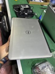DELL LATITUDE E7240| Cpu core i5-4300U| Ram 8GB| SSD 128GB| Màn 12.5″
