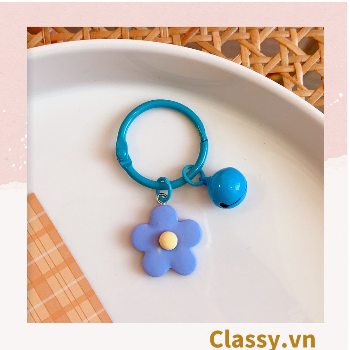  Móc khóa bông hoa đính kèm lắc chuông, móc khóa điện thoại, balo thời trang PK1540 