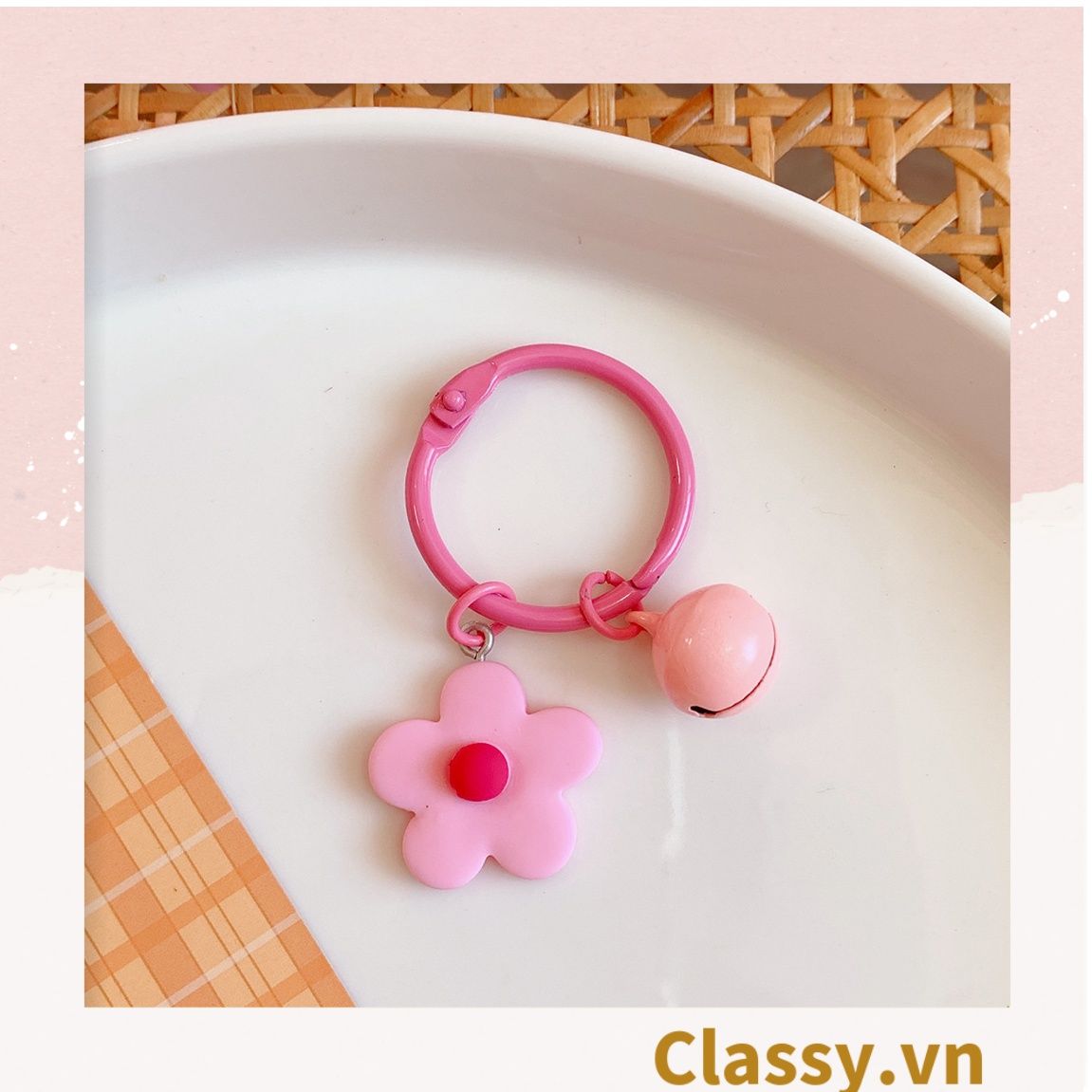  Móc khóa bông hoa đính kèm lắc chuông, móc khóa điện thoại, balo thời trang PK1540 