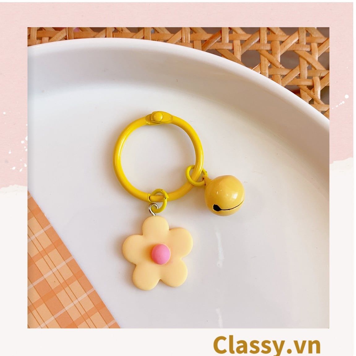 Móc khóa bông hoa đính kèm lắc chuông, móc khóa điện thoại, balo thời trang PK1540 