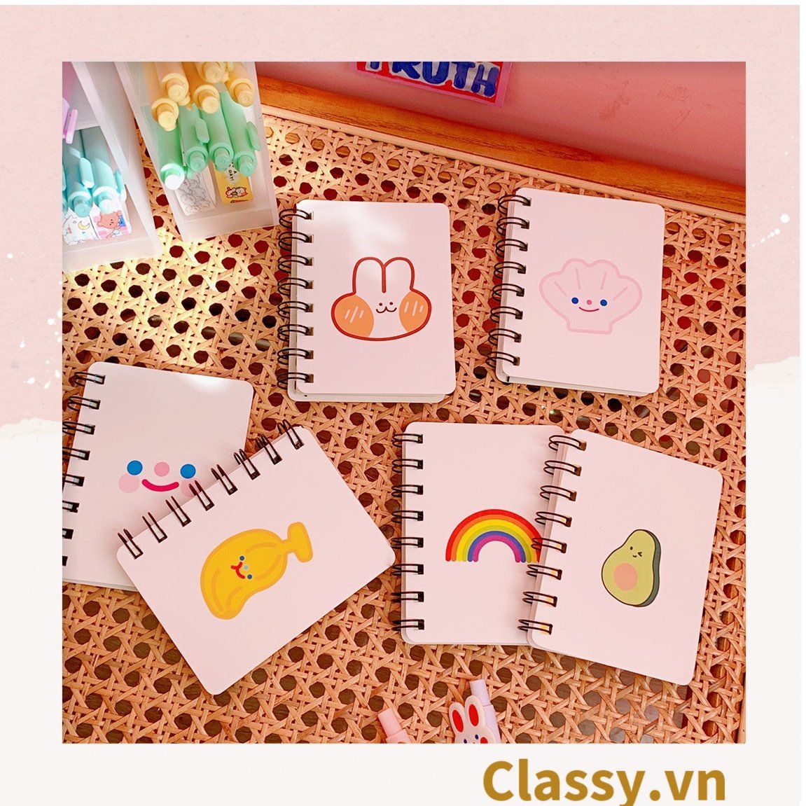  [GIAO HÀNG 7-25 NGÀY] Sổ tay mini lò xo chủ đề báo hồng, kích thước 10.5 X 8.5 CM PK634 