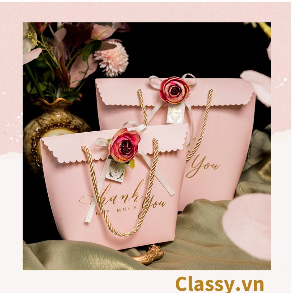  [GIAO HÀNG 7-25 NGÀY]  Classy Túi quà tặng, túi giấy quai xách đính hoa sang trọng Q1592 