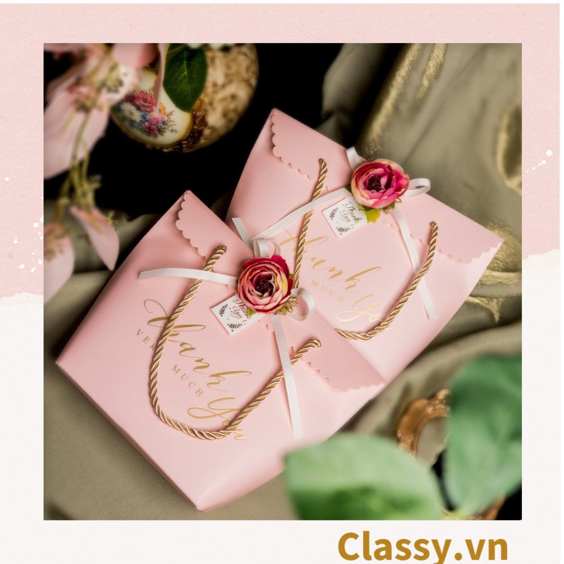  [GIAO HÀNG 7-25 NGÀY]  Classy Túi quà tặng, túi giấy quai xách đính hoa sang trọng Q1592 