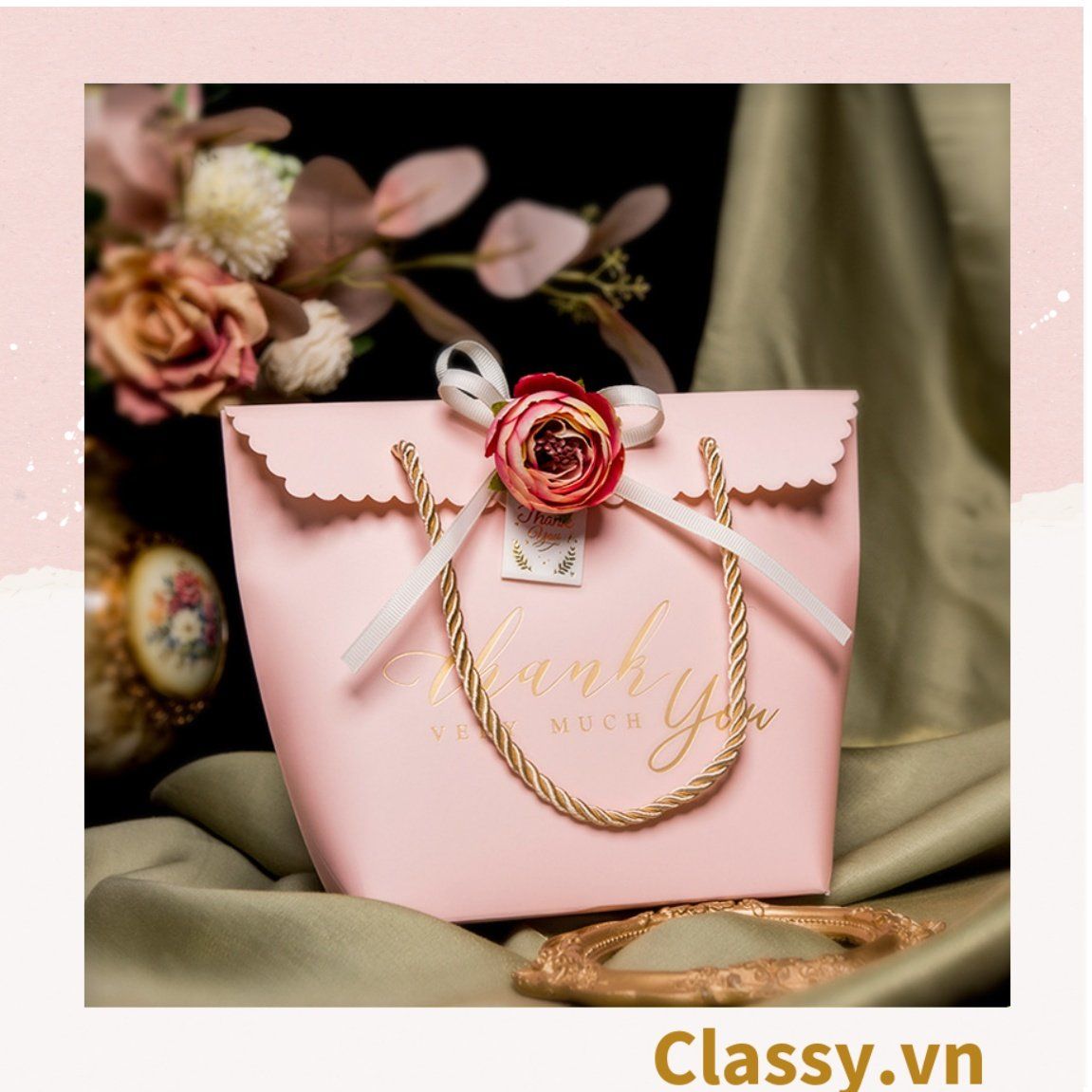  [GIAO HÀNG 7-25 NGÀY]  Classy Túi quà tặng, túi giấy quai xách đính hoa sang trọng Q1592 