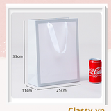  [GIAO HÀNG 7-25 NGÀY] TÚI GIẤY DÀY DẶN size lớn quai bằng ruy băng, kiểu dọc và ngang họa tiết đơn giản,  LÀM QUÀ TẶNG MÀU TRẰNG, Q1754 