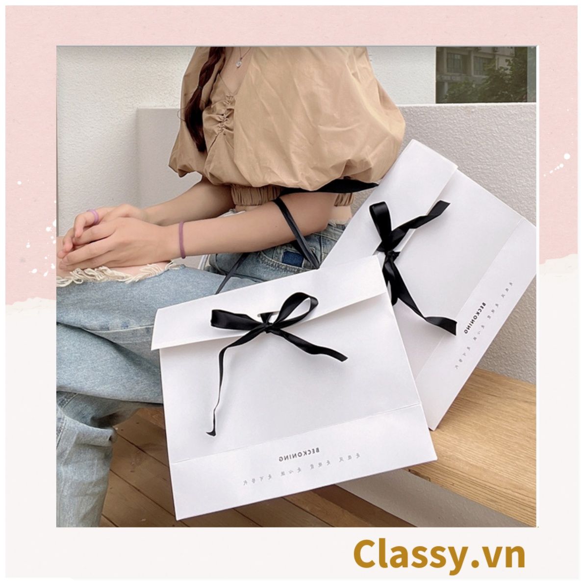  [GIAO HÀNG 7-25 NGÀY]  TÚI GIẤY DÀY DẶN màu trắng gắn ruy băng nơ kích thước 32*25*10 CM ghi chữ Beckoning LÀM QUÀ TẶNG MÀU TRẰNG Q1768 