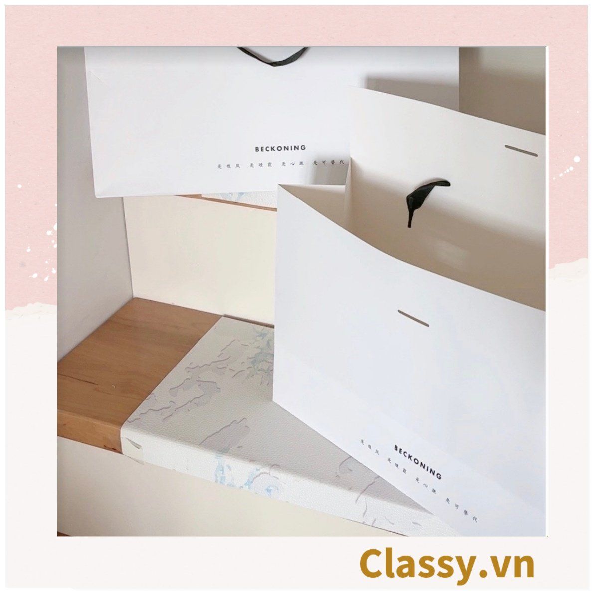  [GIAO HÀNG 7-25 NGÀY]  TÚI GIẤY DÀY DẶN màu trắng gắn ruy băng nơ kích thước 32*25*10 CM ghi chữ Beckoning LÀM QUÀ TẶNG MÀU TRẰNG Q1768 