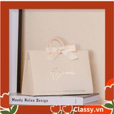  [GIAO HÀNG 7-25 NGÀY]  Q756 Kích thước 22*7.5*14 CM - Hộp giấy đựng quà tặng hình chữ nhật, họa tiết tối giản, có gắn quai cầm hình tròn và ruy băng 