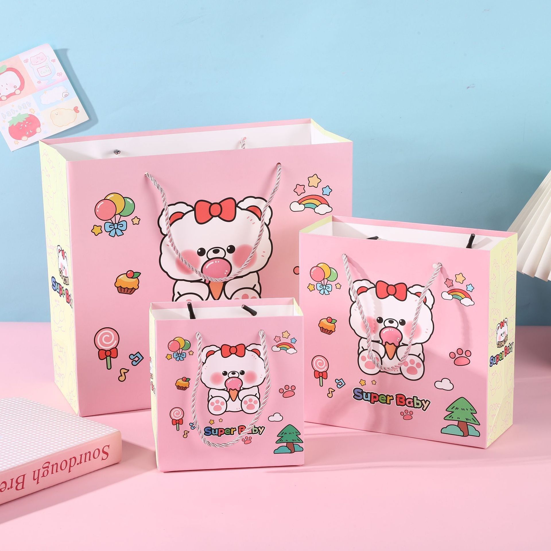  [GIAO HÀNG 7-25 NGÀY] COMBO 100 Túi giấy quai xách họa tiết hoa lá màu hồng,xanh pastel đính kèm ruy băng nơ Q1888 