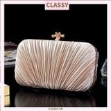  Clutch cầm tay đi tiệc màu be, vải Satin Mịn Xinh Sang Dài 18 X Rộng 10 CM, dây đeo chuỗi hạt T006 