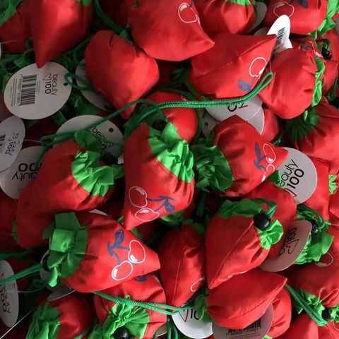  [GIAO HÀNG 7-25 NGÀY]  COMBO 20 chiếc Túi dù gấp gọn hình quả dâu xinh xắn, đi chợ, đi du lịch - Sản phẩm thân thiện với môi trường [T290] 